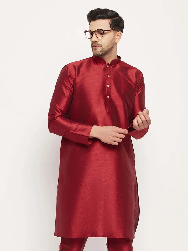 Maroon_Cotton_Silk_Solid_A-Line_Kurta_For_Men