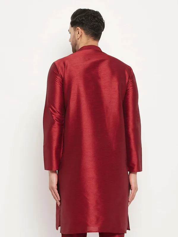 Maroon_Cotton_Silk_Solid_A-Line_Kurta_For_Men