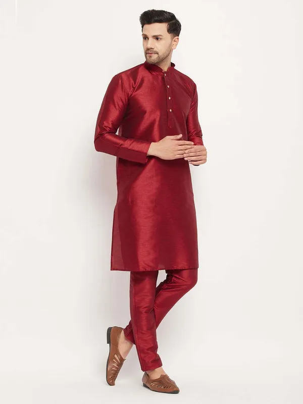 Maroon_Cotton_Silk_Solid_A-Line_Kurta_For_Men
