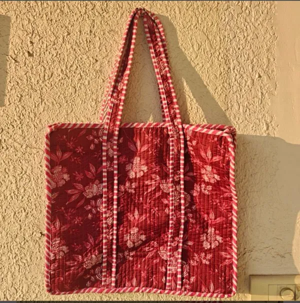 Quilted_Floral_Print_Cotton_Tote_Bag_With_Gingham_Handles_Red