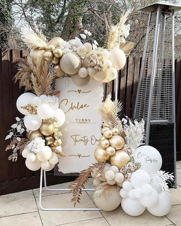 Golden_And_White_Happy_Birthday_Decoration_Kit_(Set_Of_40)