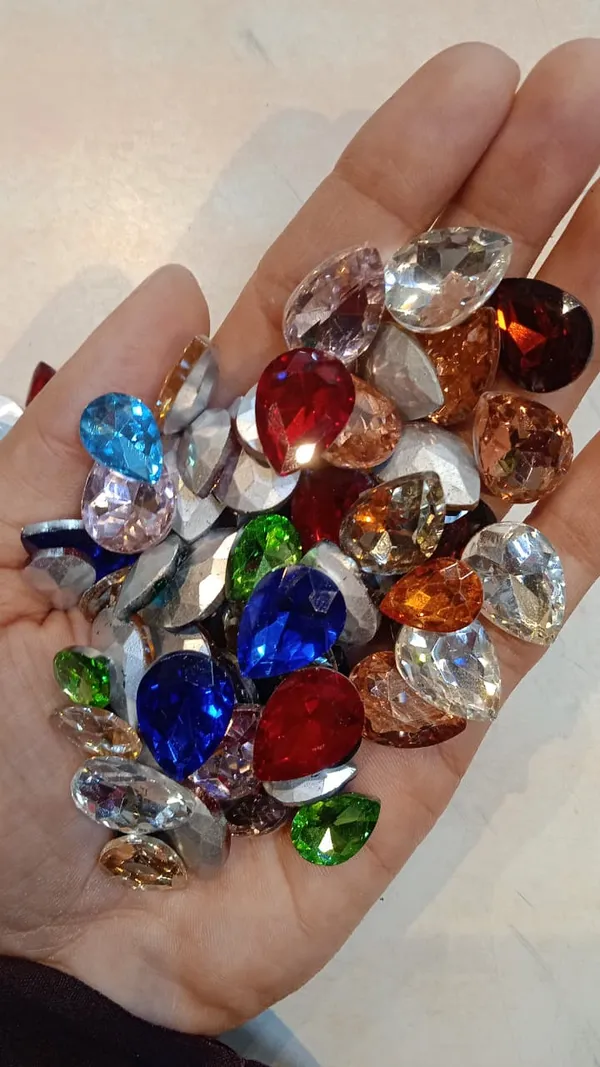 100_pcs_Bulk_Pack_of_Multicolour_Teardrop_Rhinestones_|_18x13mm,_14x10mm