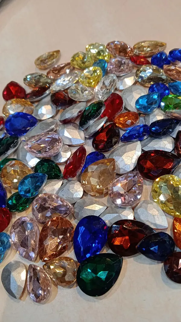 100_pcs_Bulk_Pack_of_Multicolour_Teardrop_Rhinestones_|_18x13mm,_14x10mm
