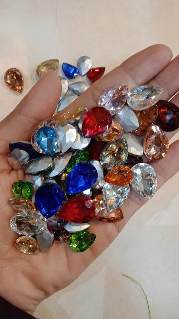 100_pcs_Bulk_Pack_of_Multicolour_Teardrop_Rhinestones_|_18x13mm,_14x10mm