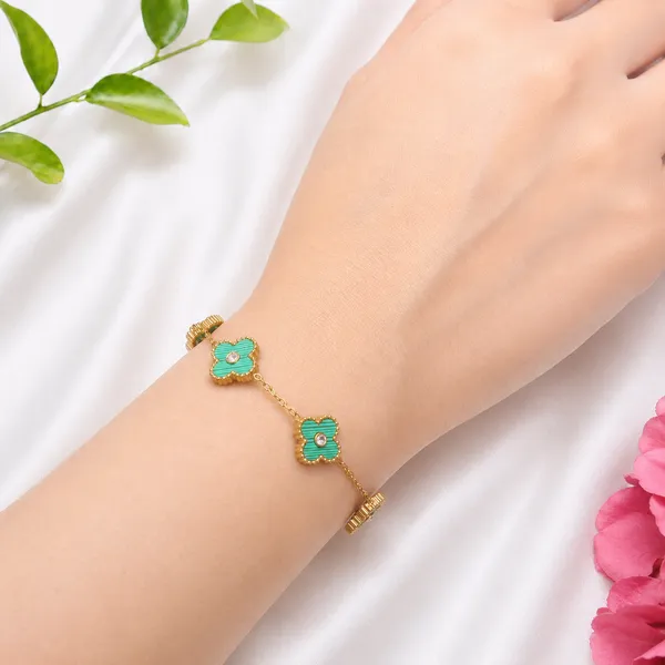Green_Light_|_Green_Clover_Enamel_Gold_Plated_Bracelet_|_1_Piece