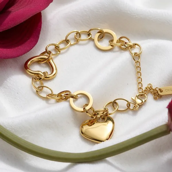 Heart_on_Sleeve_|_Heart_Charm_Gold_Plated_Bracelet_|_1_Piece
