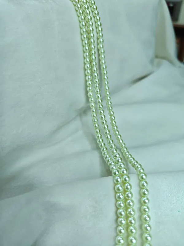 Light_Green_Lustre_Pearl_Beads_|_4,6,8mm_|_3_lines_(16_inches)