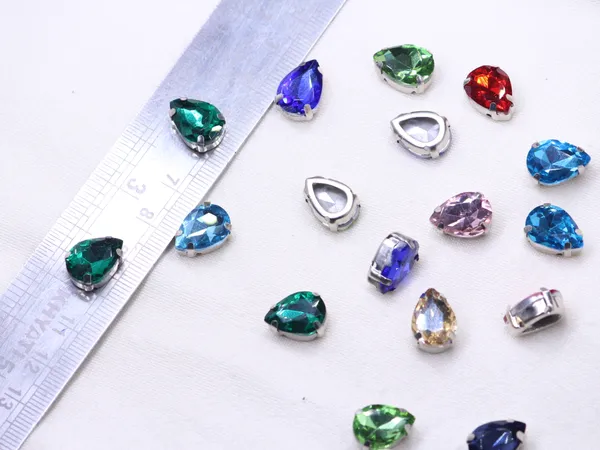 Fancy_Teardrop_Glass_Rhinestones_with_Metal_Holder_|_6x10mm,_10x14mm,_13x18mm_|_50_Pieces