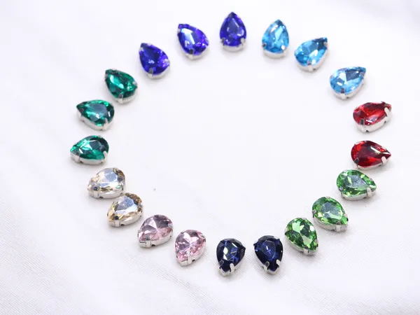 Fancy_Teardrop_Glass_Rhinestones_with_Metal_Holder_|_6x10mm,_10x14mm,_13x18mm_|_50_Pieces