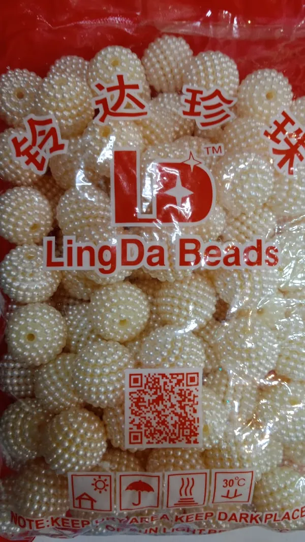 Dotted_Pearl_Ball_Beads_-_Openable_at_every_size_|_16/20/24mm_|_100_pieces_|_Plastic_Made