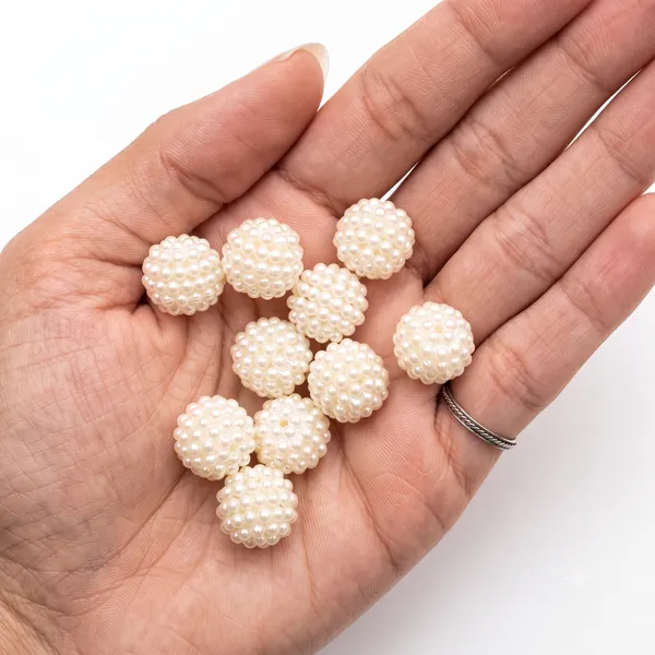 Dotted_Pearl_Ball_Beads_-_Openable_at_every_size_|_16/20/24mm_|_100_pieces_|_Plastic_Made