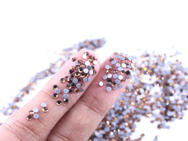 White_Flatback_Crystal_Rhinestones_|_1.8mm_|_36_Pcs_|_Sticking_Purpose