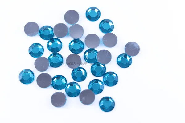 Genuine_Swarovski_Sky_Blue_Flatback_Crystal_Rhinestones_|_36_Pcs_|_Sticking_Purpose