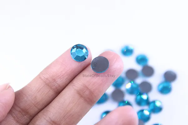 Genuine_Swarovski_Sky_Blue_Flatback_Crystal_Rhinestones_|_36_Pcs_|_Sticking_Purpose