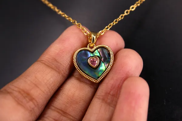 Star_in_the_Heart_|_18K_Gold_Plated_Shell_Heart_Pendant_Necklace_with_Pink_Cubic_Zirconia__|_1_Piece