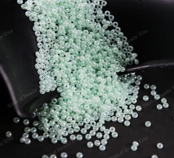 Green_Seed_Beads_2Mm_|_1_Bunch