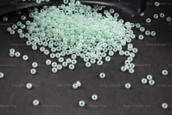 Green_Seed_Beads_2Mm_|_1_Bunch