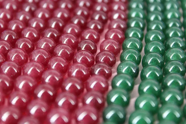 Green_and_Red_Jade_Round_Beads_for_Jewellery_Making_|_4mm_/_6mm_/_8mm_|_Pack_of_2_Strands_(1_Green_+_1_Red)