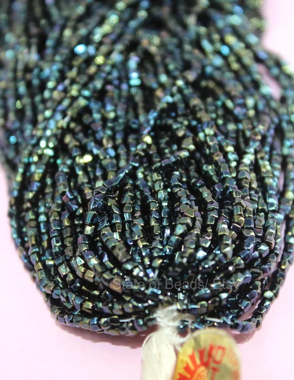 Green_Iris_Seed_Beads_2Mm_|_1_Bunch