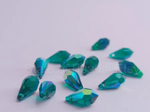 Swarovski_Green_Teardrop_Drop_Charms_11_5.5Mm_Side_Drill|_4_Pieces