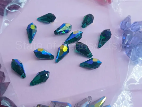 Swarovski_Green_Teardrop_Drop_Charms_11_5.5Mm_Side_Drill|_4_Pieces