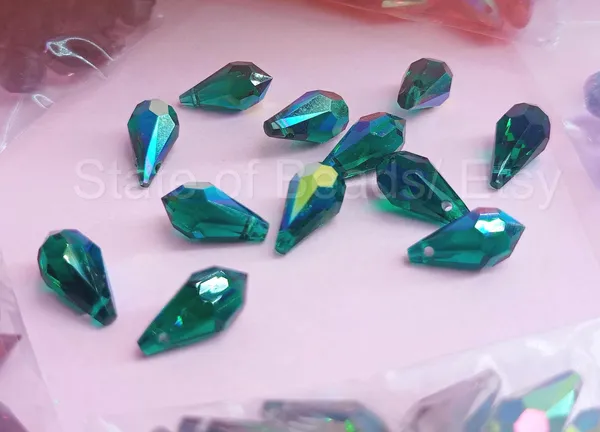 Swarovski_Green_Teardrop_Drop_Charms_11_5.5Mm_Side_Drill|_4_Pieces
