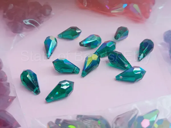 Swarovski_Green_Teardrop_Drop_Charms_11_5.5Mm_Side_Drill|_4_Pieces