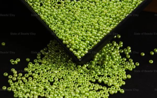 Green_Glass_Seed_Beads_|_2mm_|_1_Bunch