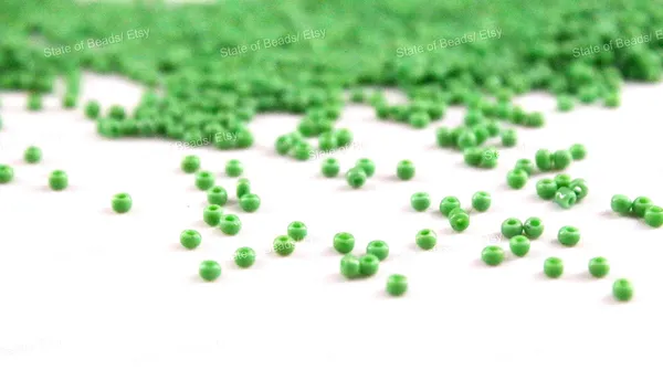 Green_Opaque_Seed_Beads_2Mm_|_1_Bunch