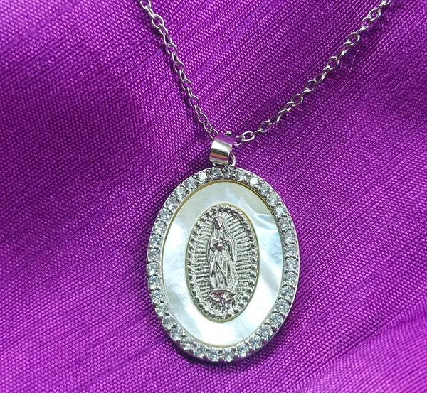 Mother's_Blessing_|_Silver_Plated_Virgin_Mary_Mother-of-Pearl_Anti_Tarnish_Necklace__|_1_Piece_