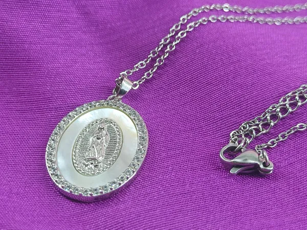 Mother's_Blessing_|_Silver_Plated_Virgin_Mary_Mother-of-Pearl_Anti_Tarnish_Necklace__|_1_Piece_
