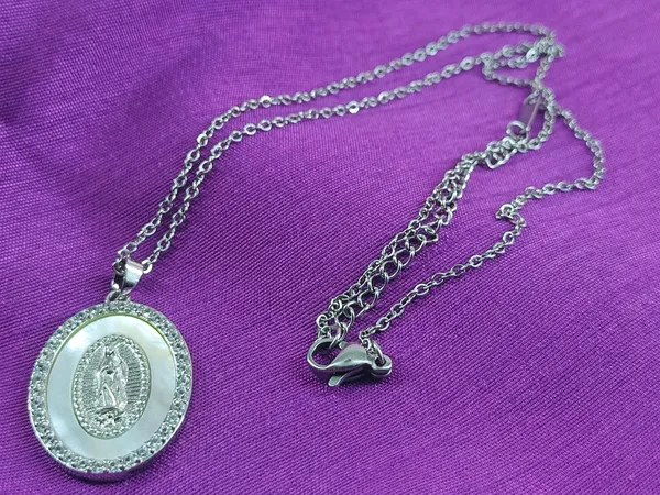Mother's_Blessing_|_Silver_Plated_Virgin_Mary_Mother-of-Pearl_Anti_Tarnish_Necklace__|_1_Piece_
