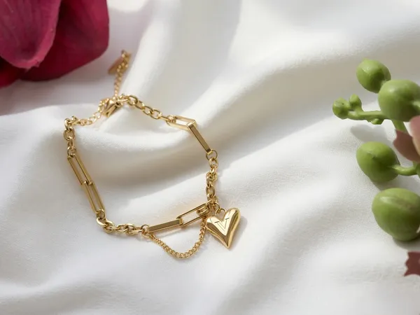 Tied_With_Your_Heart_|_Heart_Charm_Gold_Plated_Bracelet_|_1_Piece