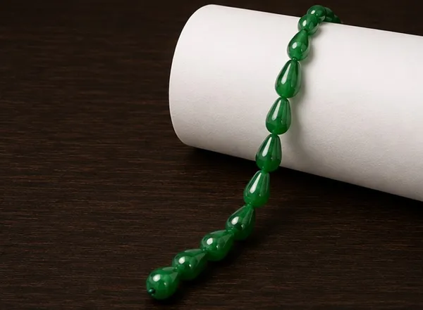 Green_Jade_Teardrop_Beads_|_4x6mm_/_6x8mm_/_8x10mm_|_1_strand_(length_15_inches)
