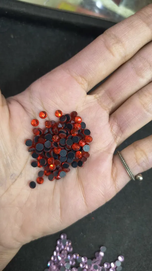 Light_Red_Glass_Crystal_Flatback_Rhinestones_|_4mm_|_Sticking_|_100_Pcs