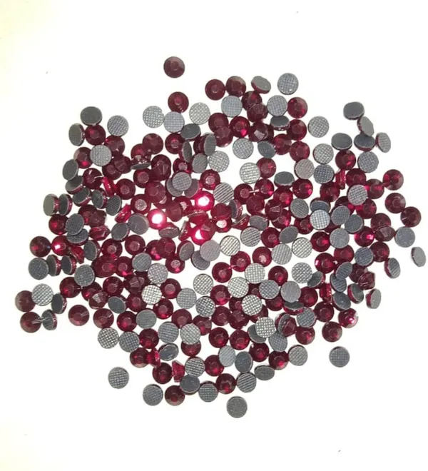 Dark_Maroon_Glass_Crystal_Flatback_Rhinestones_|_4mm_|_Sticking_|_100_Pcs