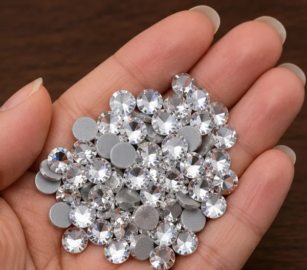 Clear_Glass_Crystal_Flatback_Rhinestones_|_4mm_|_Sticking_|_100_Pcs