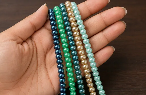 Mix_Colour_Smooth_Idly_Shaped_Glass_Beads_|_4x6mm_|_5_pieces