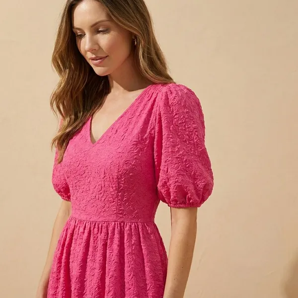 Pink_Puff_Sleeve_V_Neck_Midi_Dress_With_Tiered_Hem