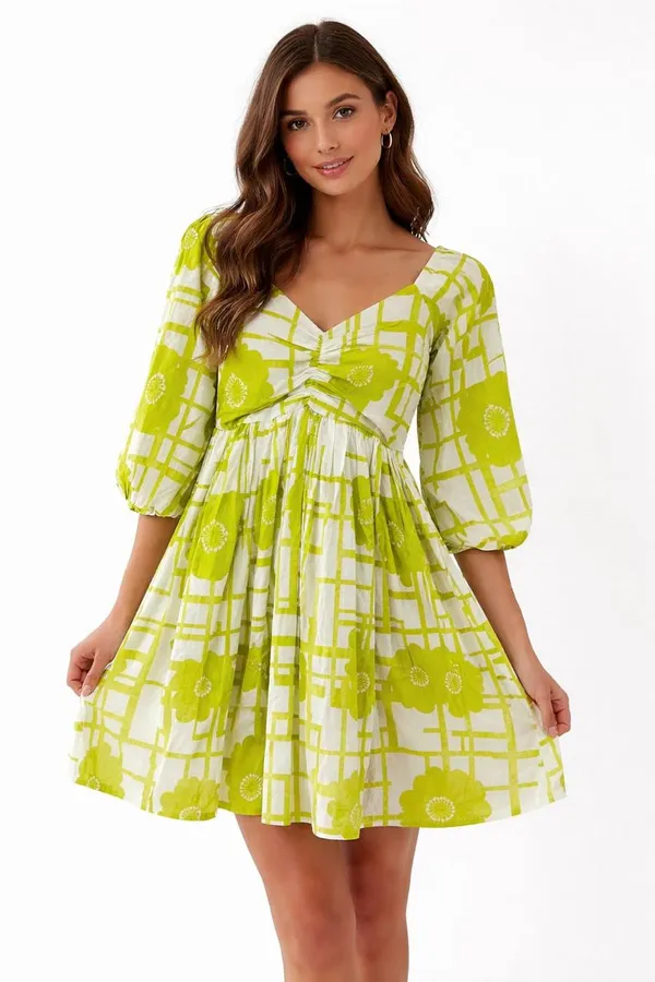 Green_Geometric_Print_Fit_And_Flare_Dress_With_Puff_Sleeves