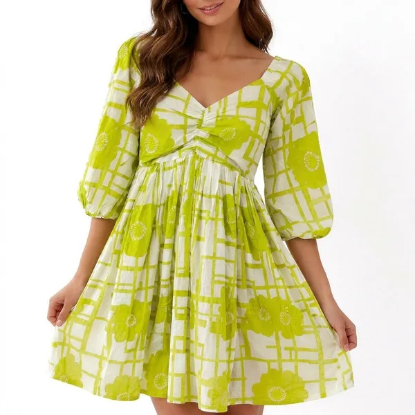 Green_Geometric_Print_Fit_And_Flare_Dress_With_Puff_Sleeves