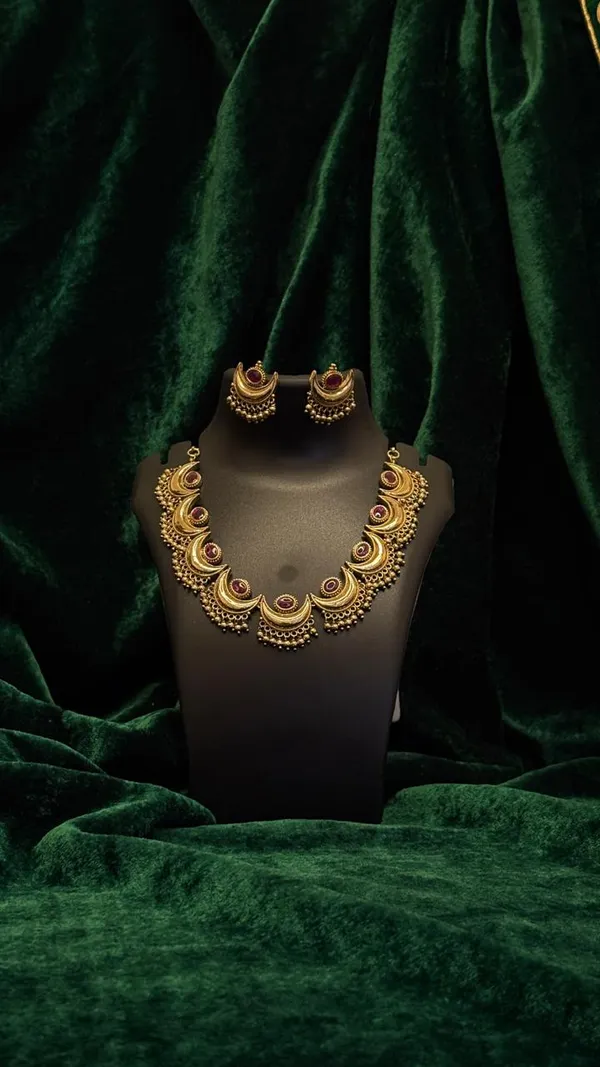Traditional_Gold-Plated_Chandra_Necklace_Set_with_Earings