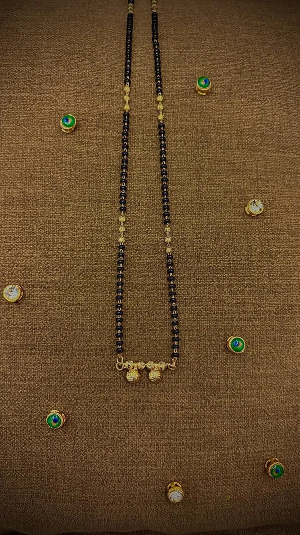Traditional_Black_and_Gold_Beaded_Short_Mangalsutra