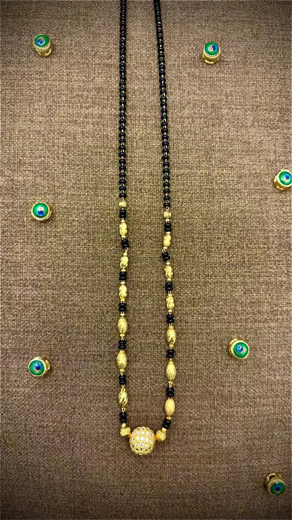 Black_Beaded_Mahi_Short_Mangalsutra_with_Golden_Pendant