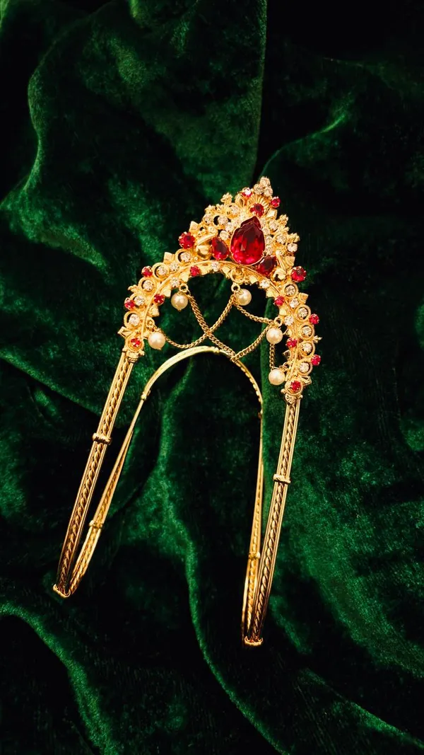 Elegant_Gold-Plated_Maharani_Bajuband