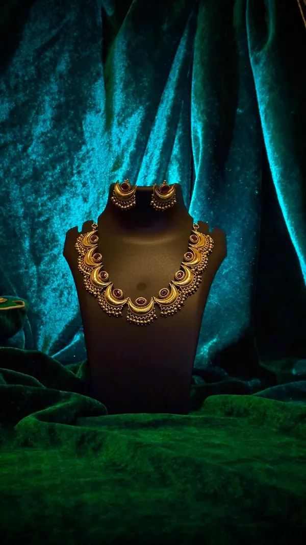 Traditional_Gold-Plated_Chandra_Necklace_Set_with_Earings