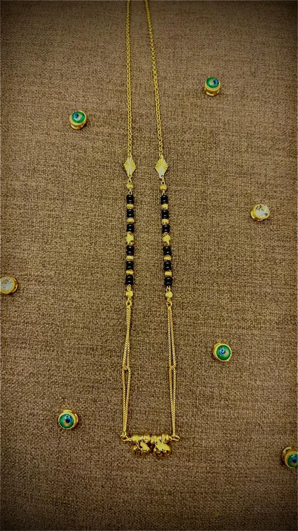 Traditional_Black_Bead_Gold_Chain_Vati_Short_Mangalsutra
