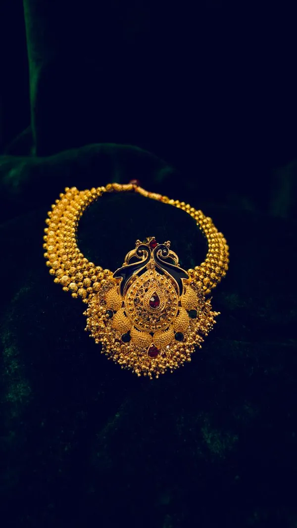 Traditional_Gold-Toned_Morni_Tushi