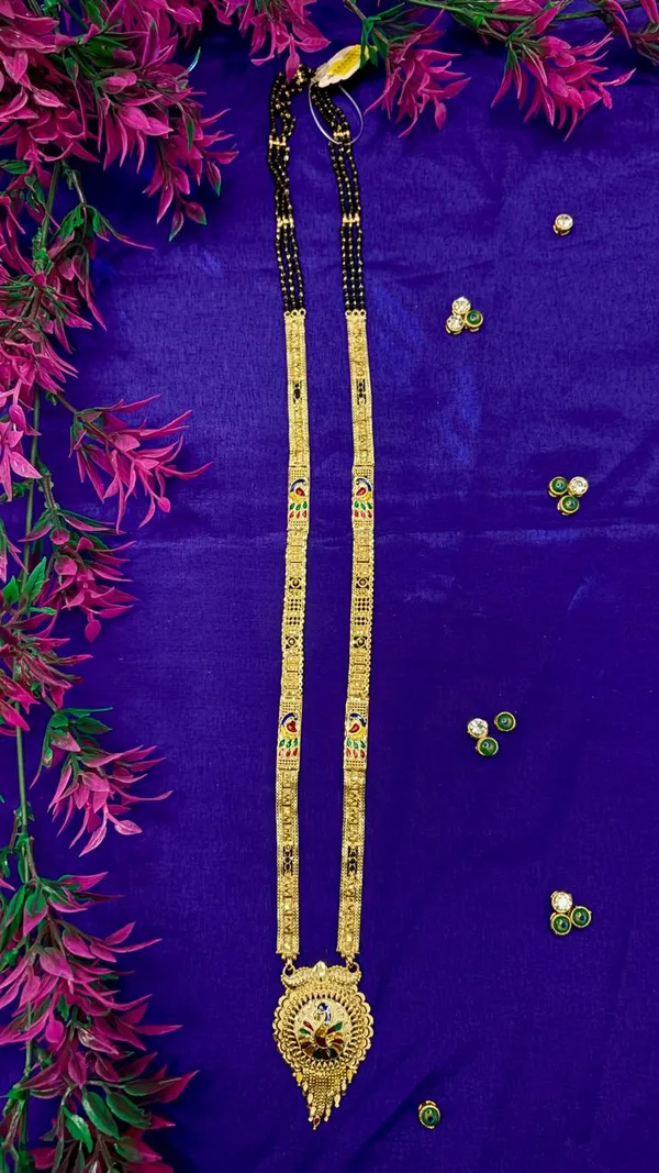 Traditional_Gold-Toned_Mangalsutra_with_Black_Beaded_Chain
