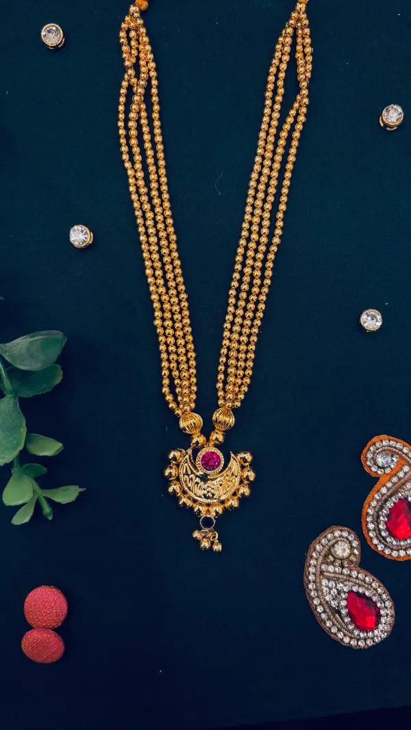 Traditional_Multi-Strand_Gold-Toned_Beaded_Chandani_Tushi
